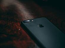 Трое мужчин отобрали у семиклассницы телефон и два дня насиловали ее в отеле