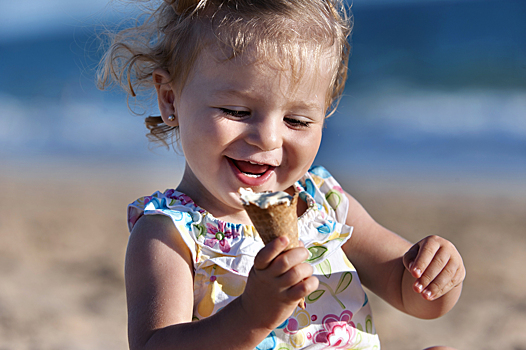 Самые смешные моменты про малышей, которые любят мороженое