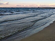 Маслянистое пятно нашли в море у побережья Анапы