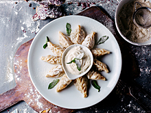 Новый вкус: россиянке попался человеческий зуб в варениках из супермаркета