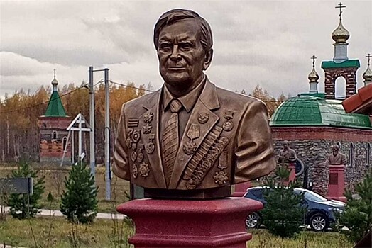 В деревне Федора Конюхова в Тульской области открыт памятник Николаю Дупаку