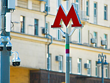 Новости за ночь, которые вы могли пропустить: Лада Дэнс после ДТП, колизей динозавров и яблоки в метро Москвы