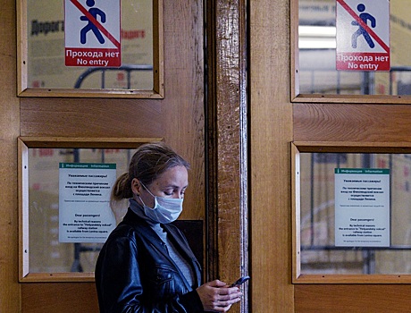 Врач объяснил, когда снимут все ограничения по COVID-19