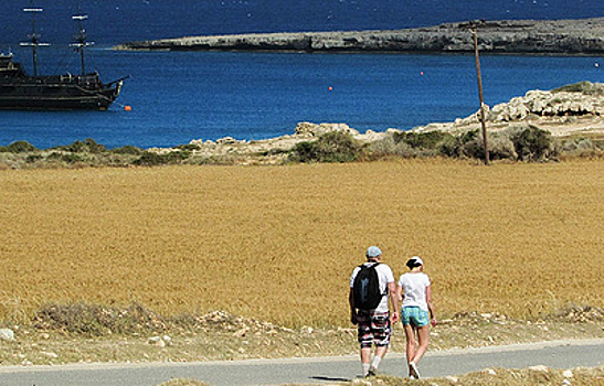 Рекордный турпоток на Кипр усугубил мусорную проблему острова