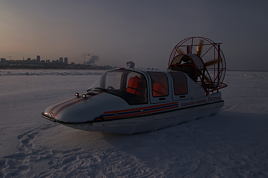 Не хотел бросать машину: под Сызранью спасатели эвакуировали упрямого водителя с середины Волги