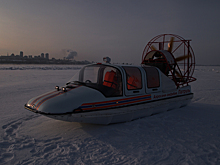 Не хотел бросать машину: под Сызранью спасатели эвакуировали упрямого водителя с середины Волги