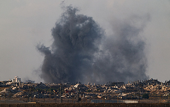 Израиль атаковал десятки целей по всему сектору Газа