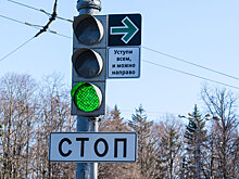 В России отменили стрелки поворота направо на красный свет. Остались только дополнительные секции