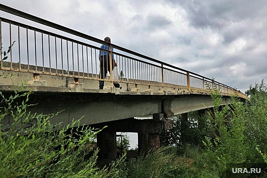 Курганцам показали, как горожане рисковали жизнью на Кировском мосту