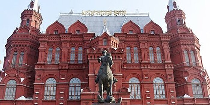 Мобильную экскурсию о советских полководцах подготовили в Москве к 9 Мая
