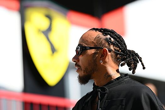Хэмилтон разбил болид, попав в аварию на тестах Ferrari