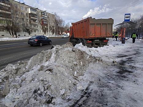 Челябинские журналисты увидели снегоуборочную технику в деле