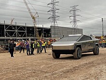 Показан салон футуристического пикапа Илона Маска