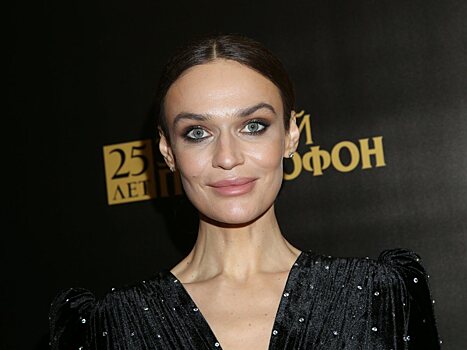 Крупным планом: Водонаева выставила роскошный зад под красным бантиком