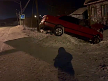 Пьяный водитель на иномарке снес забор у частного дома в Богородском округе