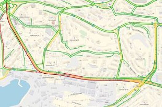 Огромная пробка сковала целый район Владивостока
