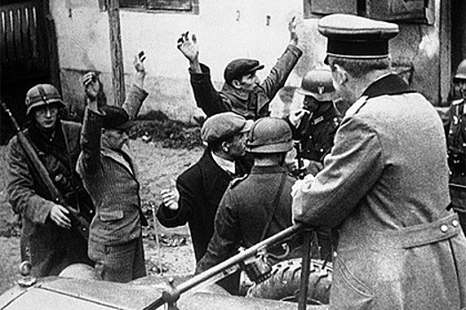 Варшаву обвинили в попытках умалить роль СССР в победе над фашизмом