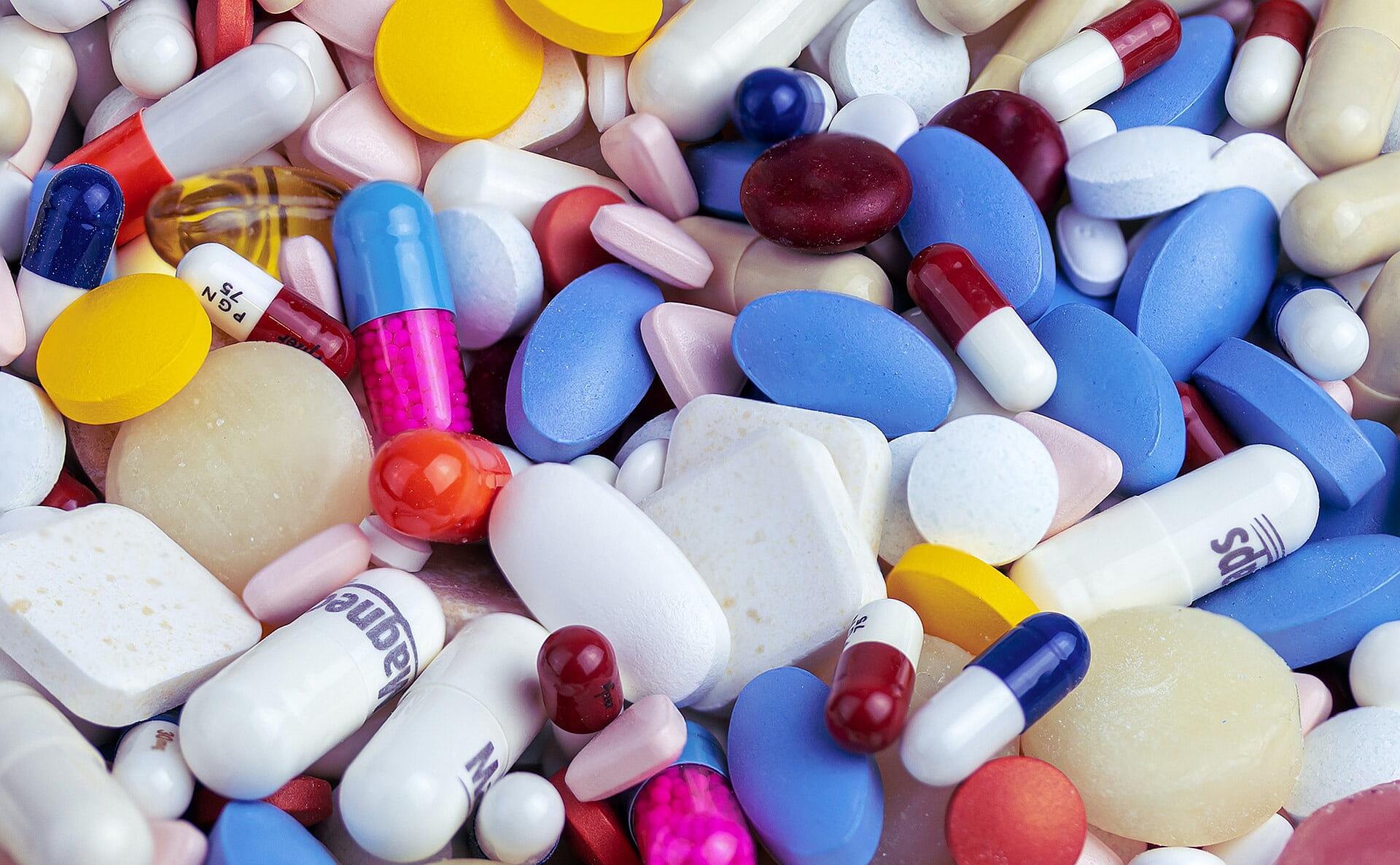 Почему одни лекарства выпускают в капсулах, а другие — в таблетках