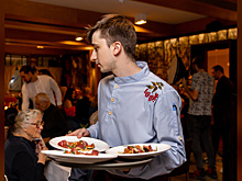 «Таких вкусных карасей я в жизни не ела!» – репортаж с 8-летия ресторана «#СибирьСибирь»