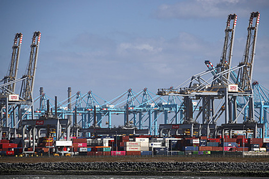 Экономист описал последствия закрытия крупнейшего порта Европы для России