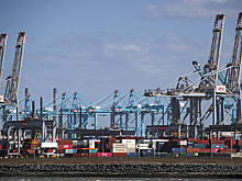 Экономист описал последствия закрытия крупнейшего порта Европы для России