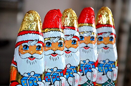 Прокуратура заинтересовалась просроченными конфетами в подарках детям Югорска