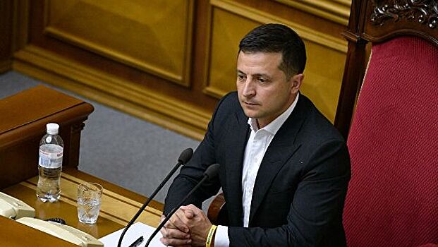 Зеленский поручил отменить мораторий на продажу земли