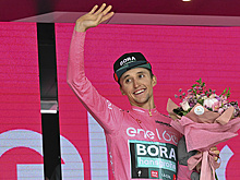 Австралийский велогонщик Хиндли стал победителем многодневки "Джиро д'Италия"