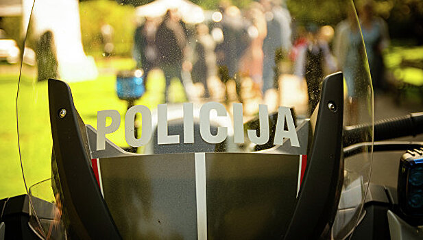 Полиция в Латвии оценит слова депутата , сравнившего русских со вшами