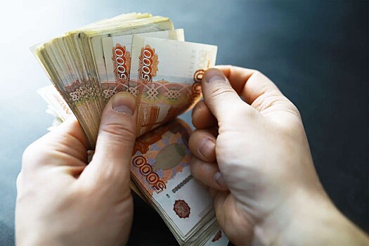 У банкира из багажника машины украли 6 млн рублей