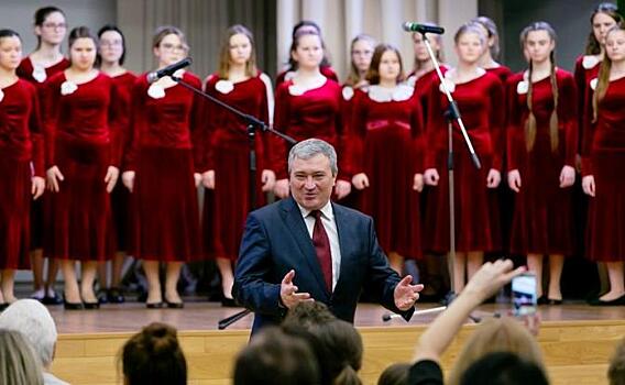Суперконцерт в Кремле: звезды и дети споют советские хиты