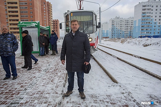 А так не видно: мэр Локоть в соцсетях попросил написать адреса заваленных снегом улиц