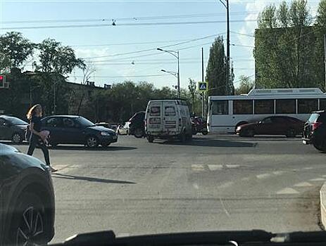 На Московском шоссе осложнилось движение из-за ДТП