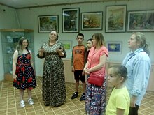 В библиотеке №104 открылась выставка «Под солнцем золотым»