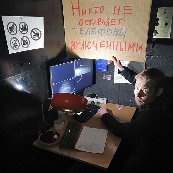 Вот бы кто-нибудь позвонил.