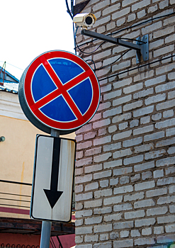 Сотрудник ГИБДД в Кемерове отказался фиксировать нарушение ПДД перед зданием областной полиции