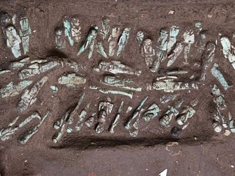 Daily Mail: археологи нашли 225 погребальных фигурок в древнем городе Египта