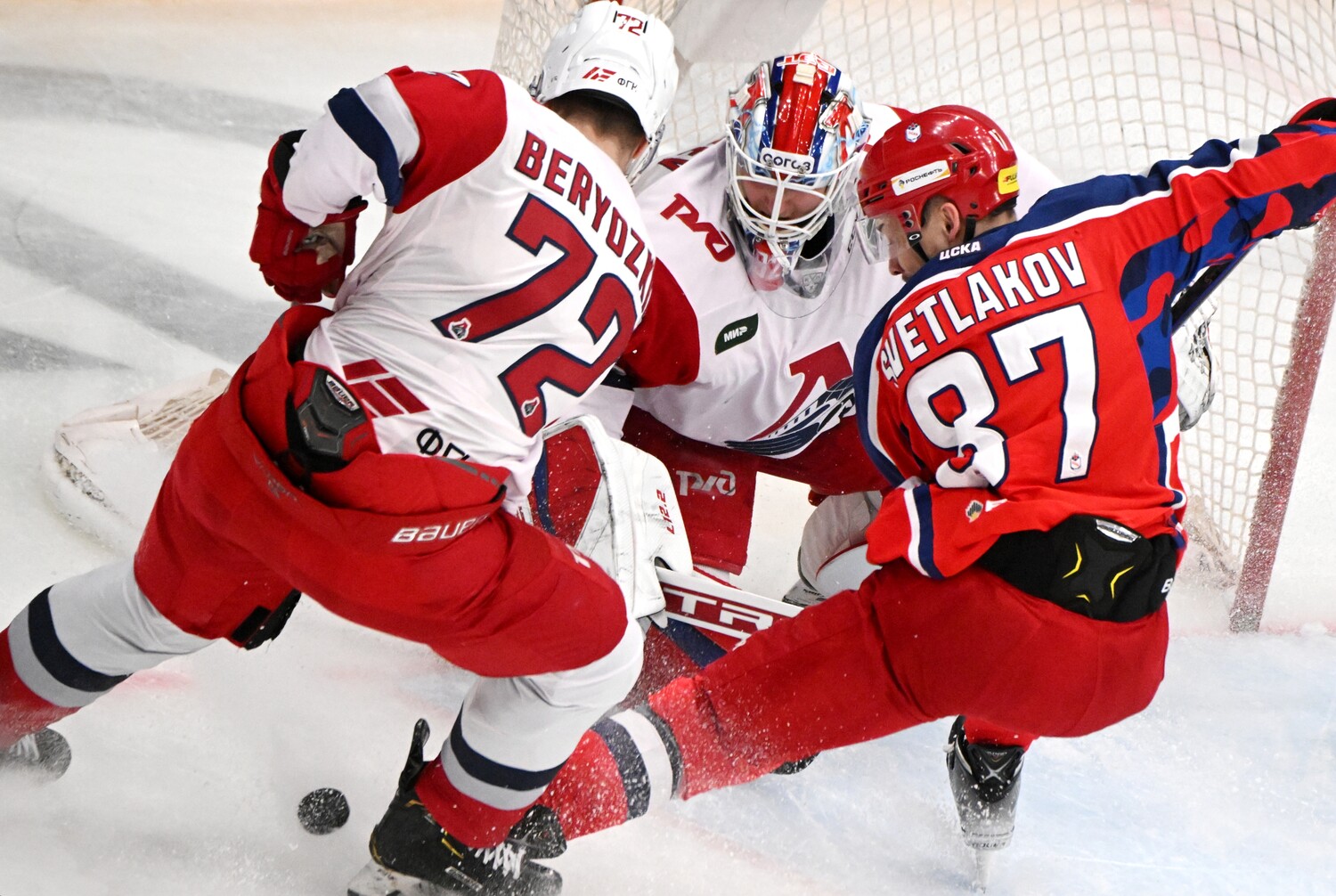 хк цска локомотив. локомотив форма кхл 2015. континентальная хоккейная лига цска. цска локомотив хоккей. кхл цска локомотив счет сегодня.