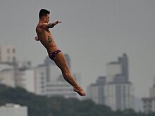 Россиянин Федотов занял третье место этапе серии Cliff Diving по хайдавингу в Париже