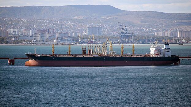 Эксперты: потолок цен на российскую нефть не работает