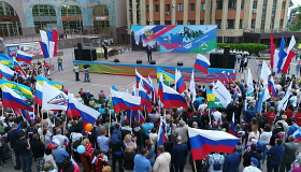 В Ханты-Мансийске отметили День России и День города