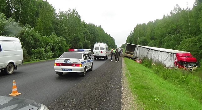 В Орловском районе в результате столкновения грузовика и легкового автомобиля погиб мужчина