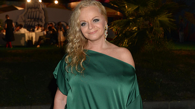 Представитель Ларисы Долиной заявил, что певица начнёт всё с нуля: «Главное в этой ситуации — здоровье»