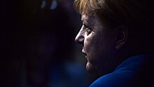 "Великий хромой". Ангела Меркель потеряла в бундестаге "правую руку"