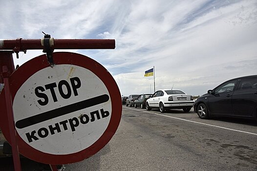 Аналитик: по "безвизу" Киев обмануть не трудно, он сам обманываться рад