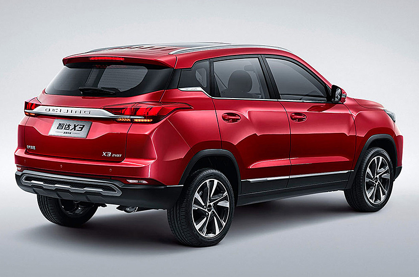 Несмотря на разные обозначения, X3 и X35 — по сути одна и та же модель. Нынешняя версия знакома китайцам уже четыре года, а ещё она представлена, скажем, в Иране