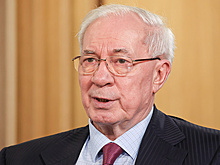 Азаров рассказал, что предлагал Януковичу остановить "майдан"