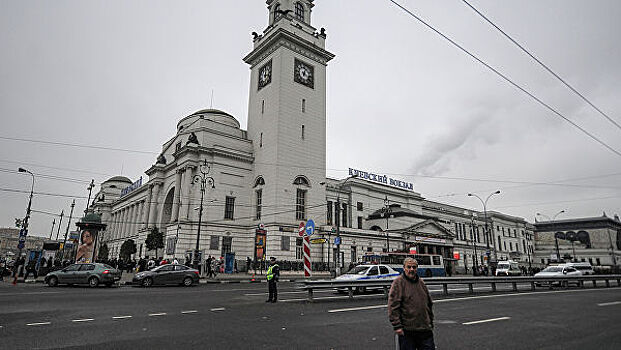 Началось благоустройство территории около Киевского вокзала
