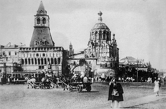 Без метро, но с трамваями на Красной площади: какой была Москва 100 лет назад