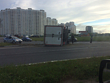 Грузовик перевернулся под Подольском